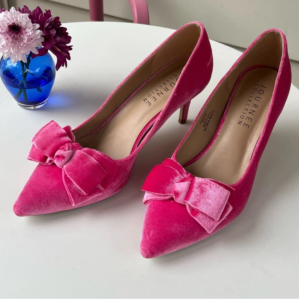 Journee Collection Crystol Pink Velvet Heels NWOT - Picture 1 of 15